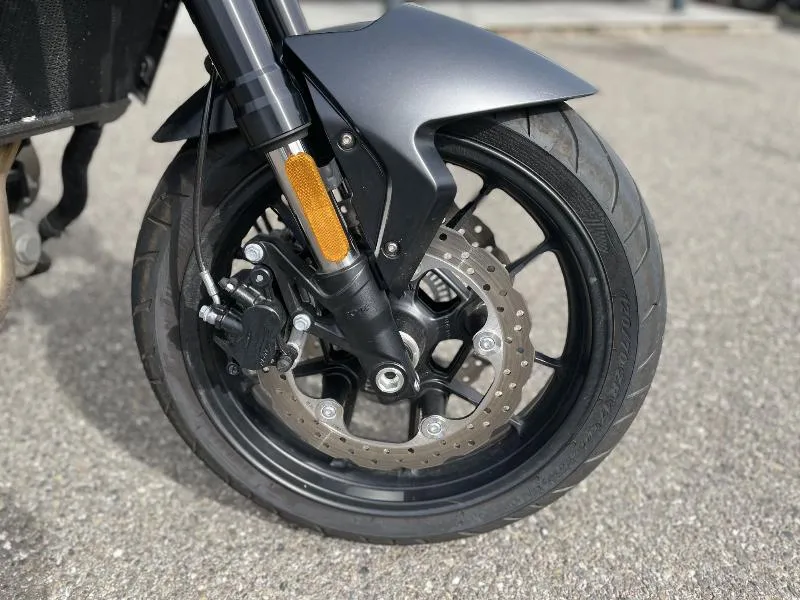 R 625