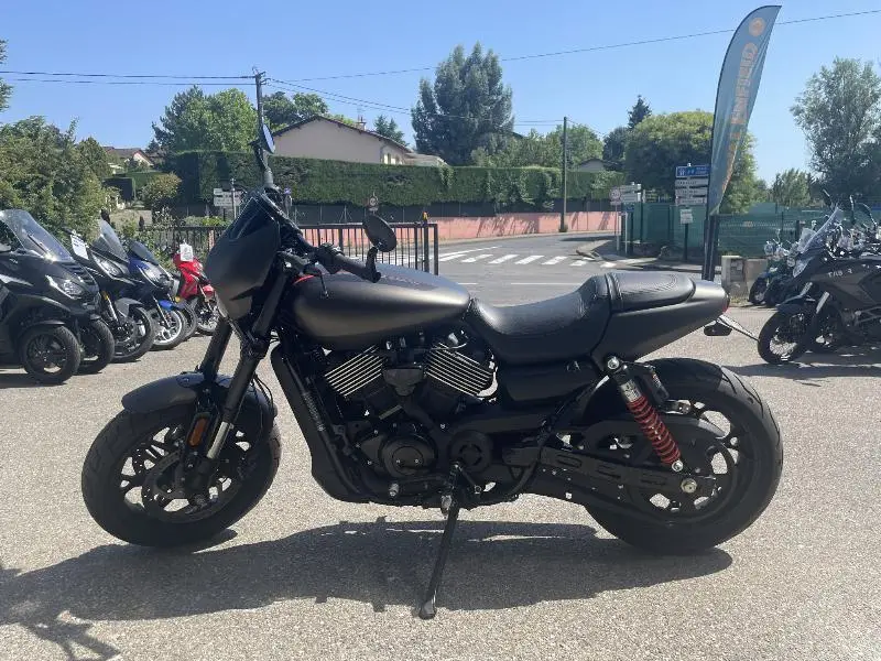 STREET ROD 750