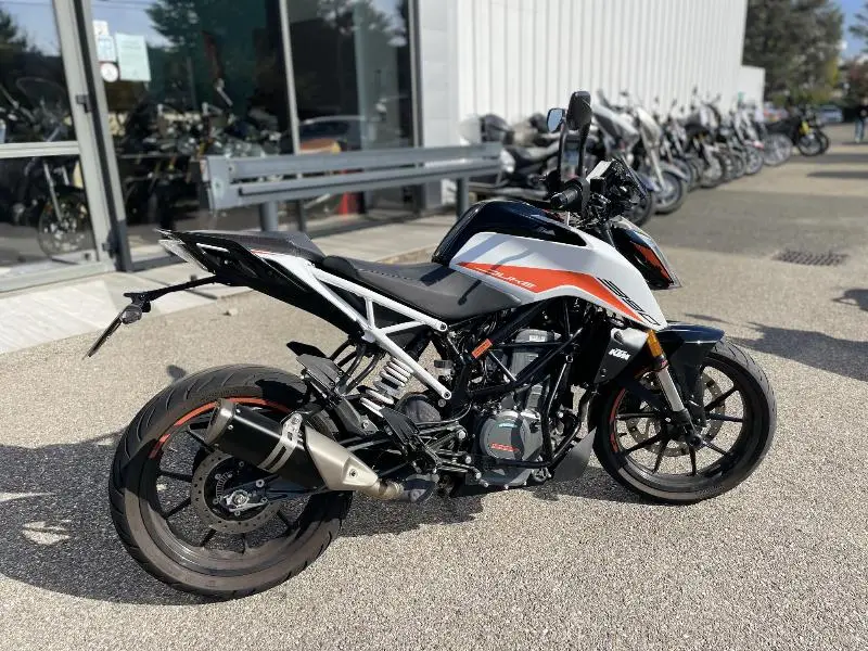 390 DUKE ABS
