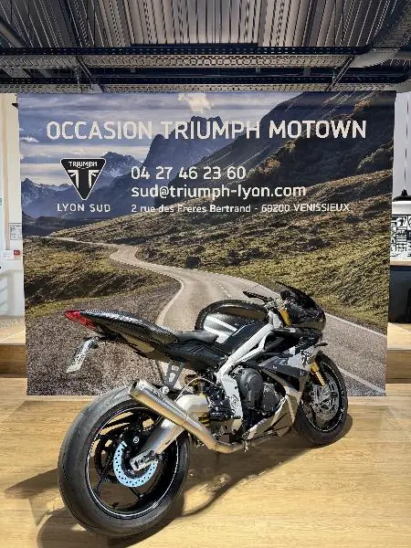 DAYTONA 765 Moto 2