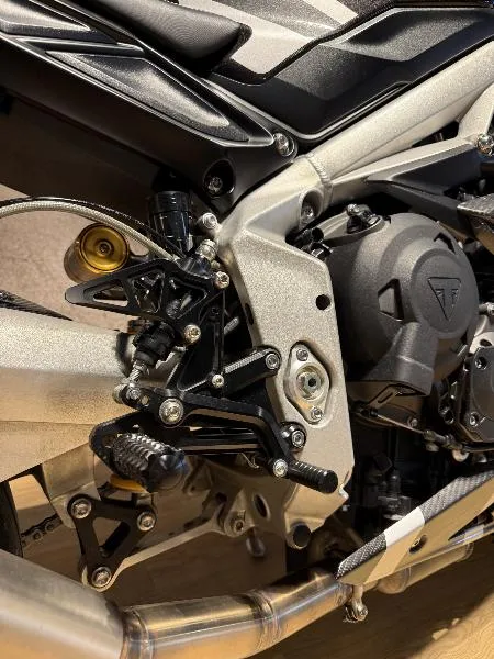 DAYTONA 765 Moto 2