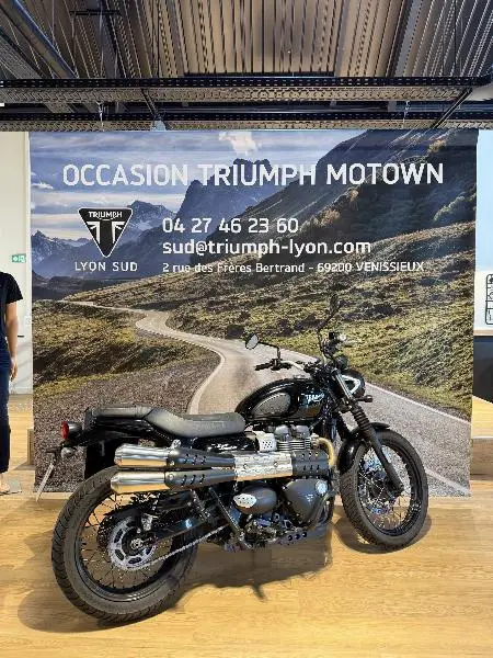 STREET SCRAMBLER 900