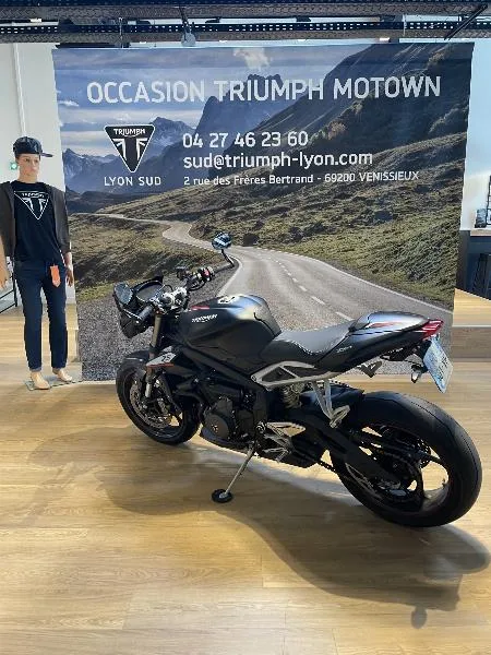 STREET TRIPLE 765 RS