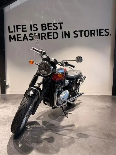 BONNEVILLE T120
