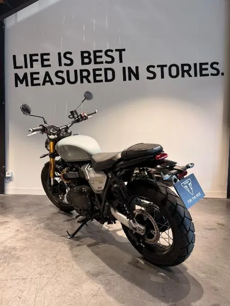 SCRAMBLER 900