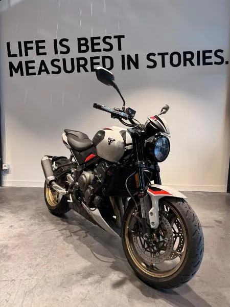 TRIDENT 800