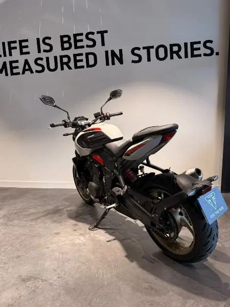TRIDENT 800