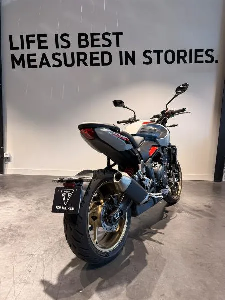 TRIDENT 800