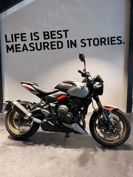 TRIDENT 800