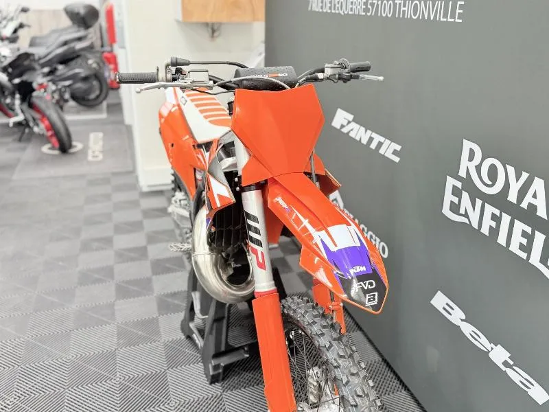 125 SX