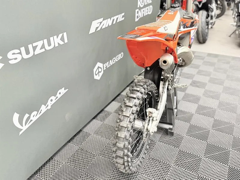 125 SX