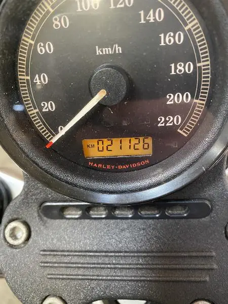 SPORTSTER 883