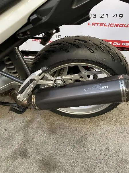R 1200 R