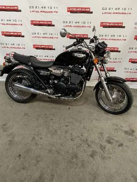 THUNDERBIRD 900