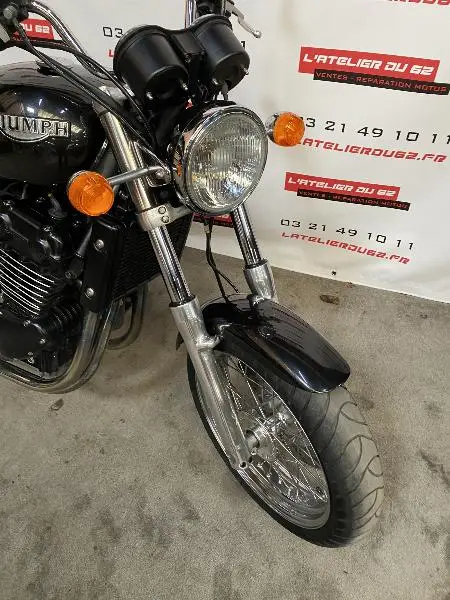 THUNDERBIRD 900