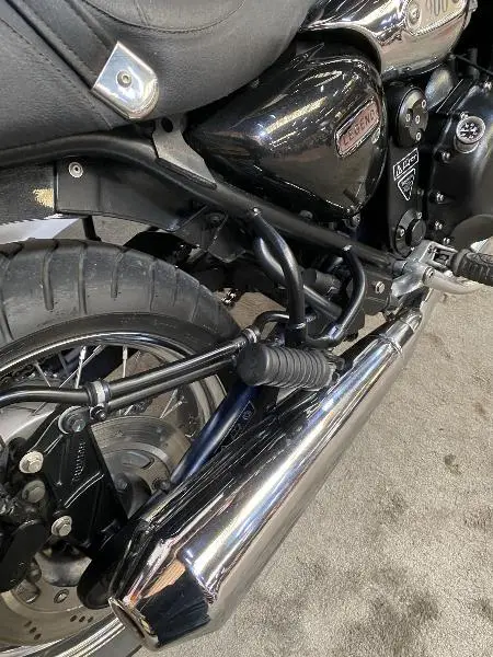 THUNDERBIRD 900