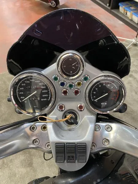 R 1100 R