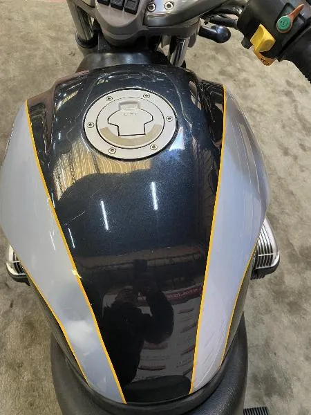R 1100 R