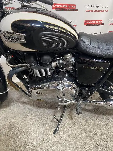 Bonneville T100