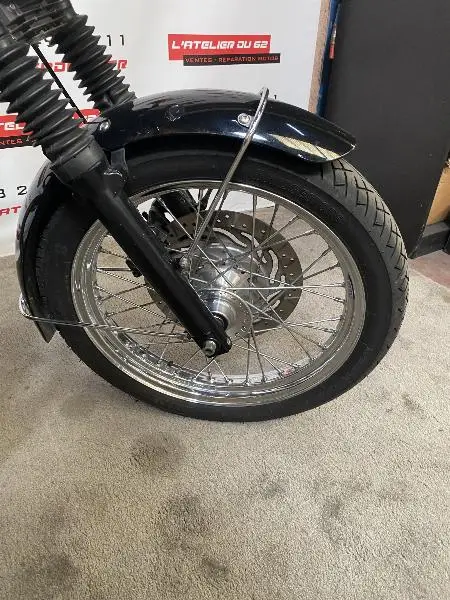 Bonneville T100