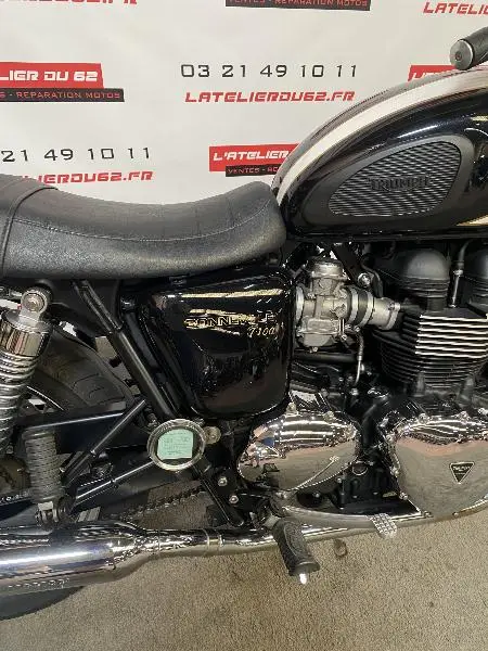 Bonneville T100