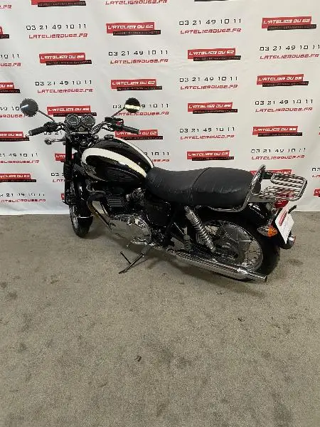 Bonneville T100