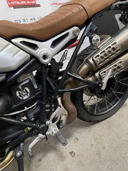 R NineT