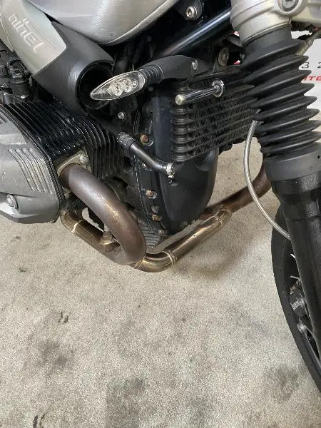 R NineT