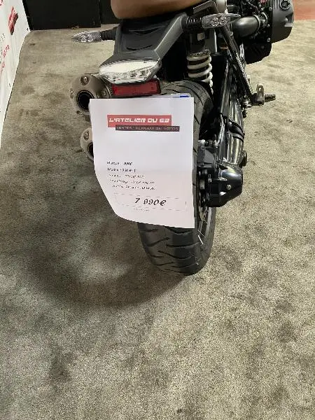 R NineT