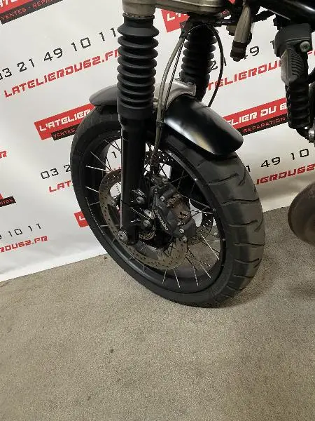 R NineT