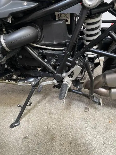 R NineT