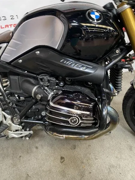 R NineT