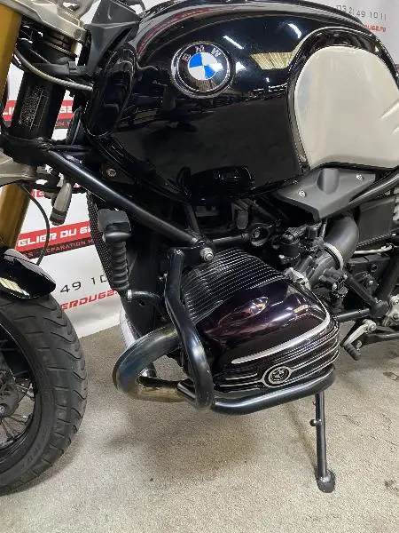 R NineT