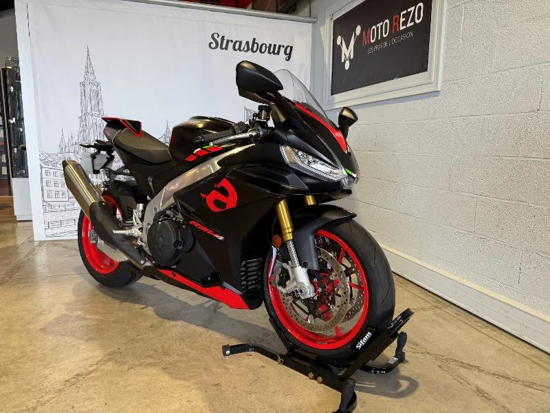 RSV4 1100 RR