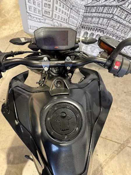 890 DUKE