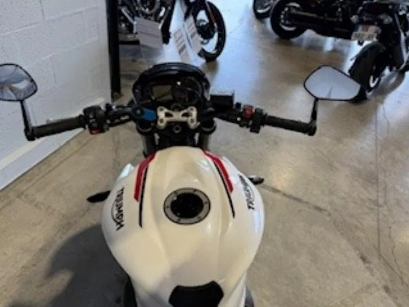 STREET TRIPLE 660 S