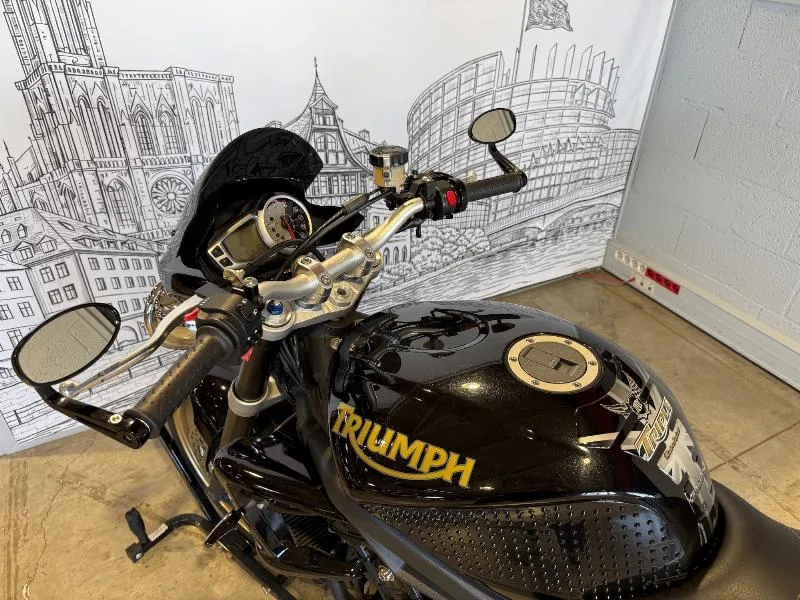 STREET TRIPLE 675