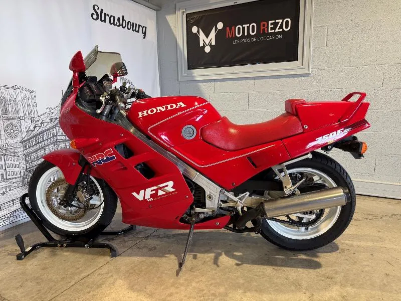 VFR 750 F