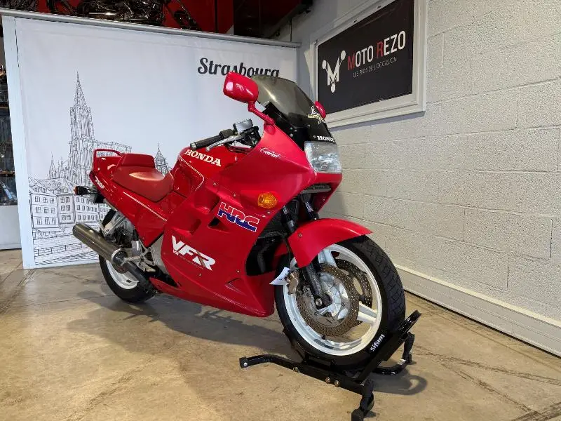 VFR 750 F