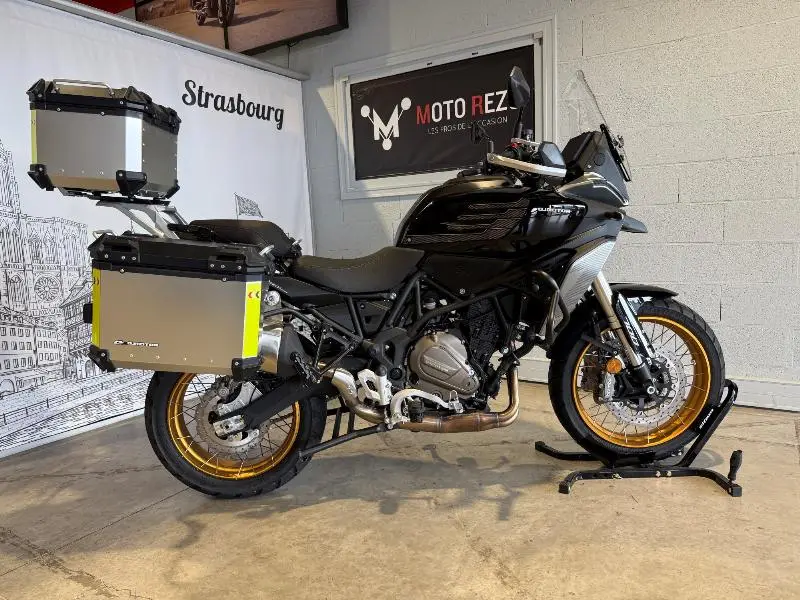 SRT 700 SX 2025