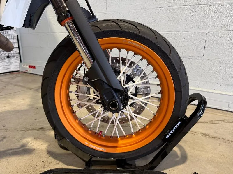 690 SMC R