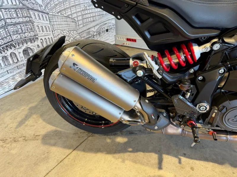 FTR 1200 R