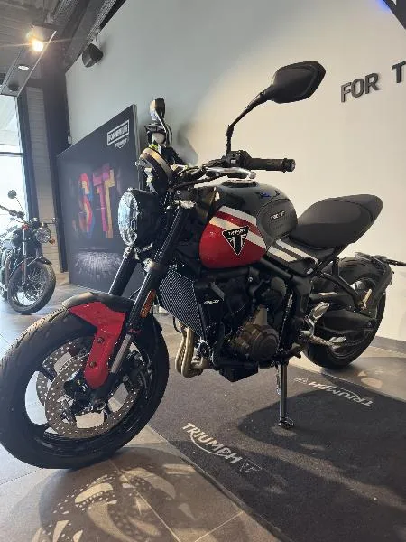 TRIDENT 660