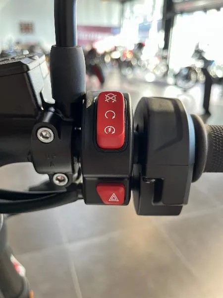 TRIDENT 800