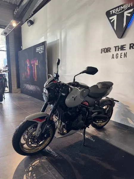TRIDENT 800
