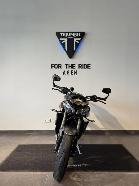 STREET TRIPLE 765 RS