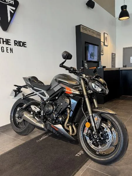 STREET TRIPLE 765 RS