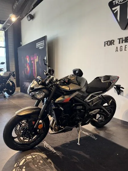 STREET TRIPLE 765 RS