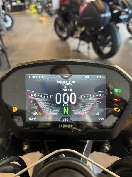STREET TRIPLE 765 RS