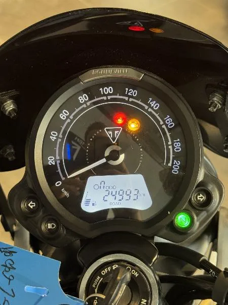 SPEED TWIN 900